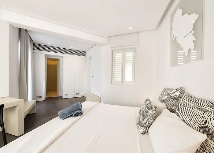 Relux איוס חורה